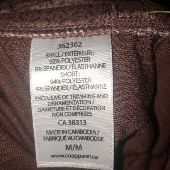 Seg’ments Luxe med 32” round. Skort. Skirt with shorts under it.  Preowned. - Picture 6 of 7